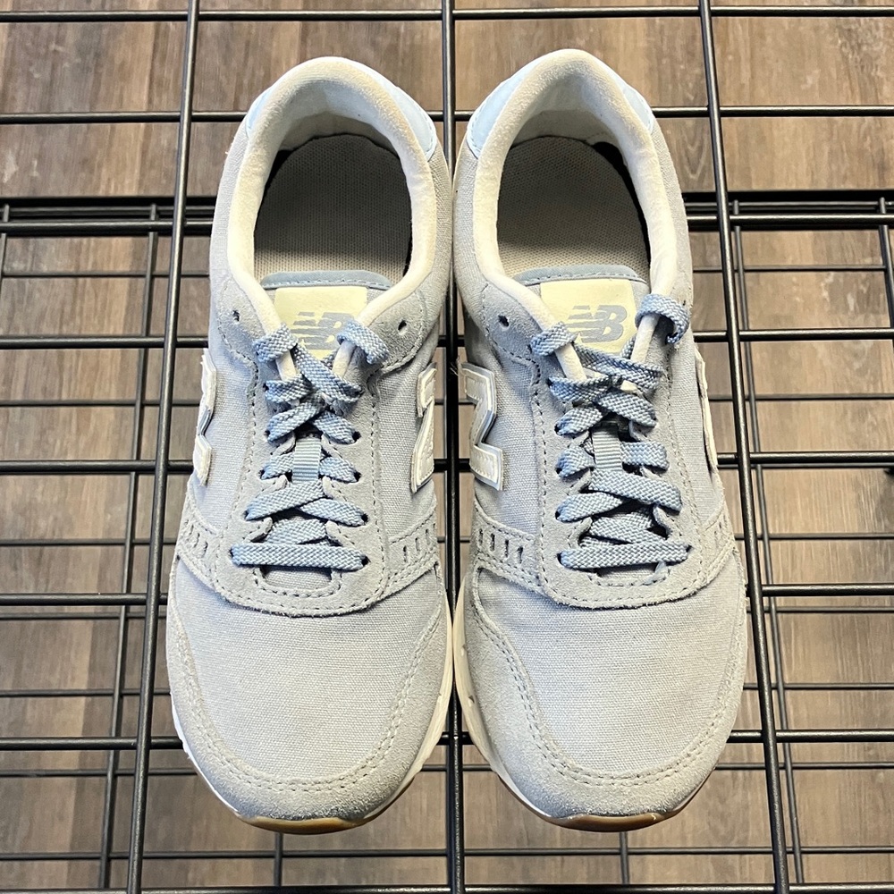 New Balance Men's Light Gray Sneakers